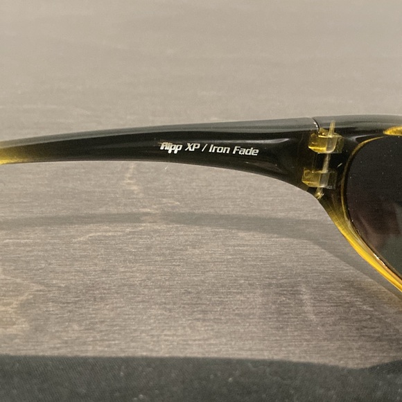 Native Polarized sunglassess - Picture 5 of 6